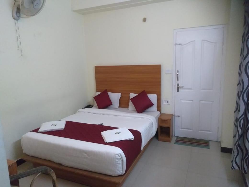 Hotel Red Star Holidays Munnar Zimmer foto